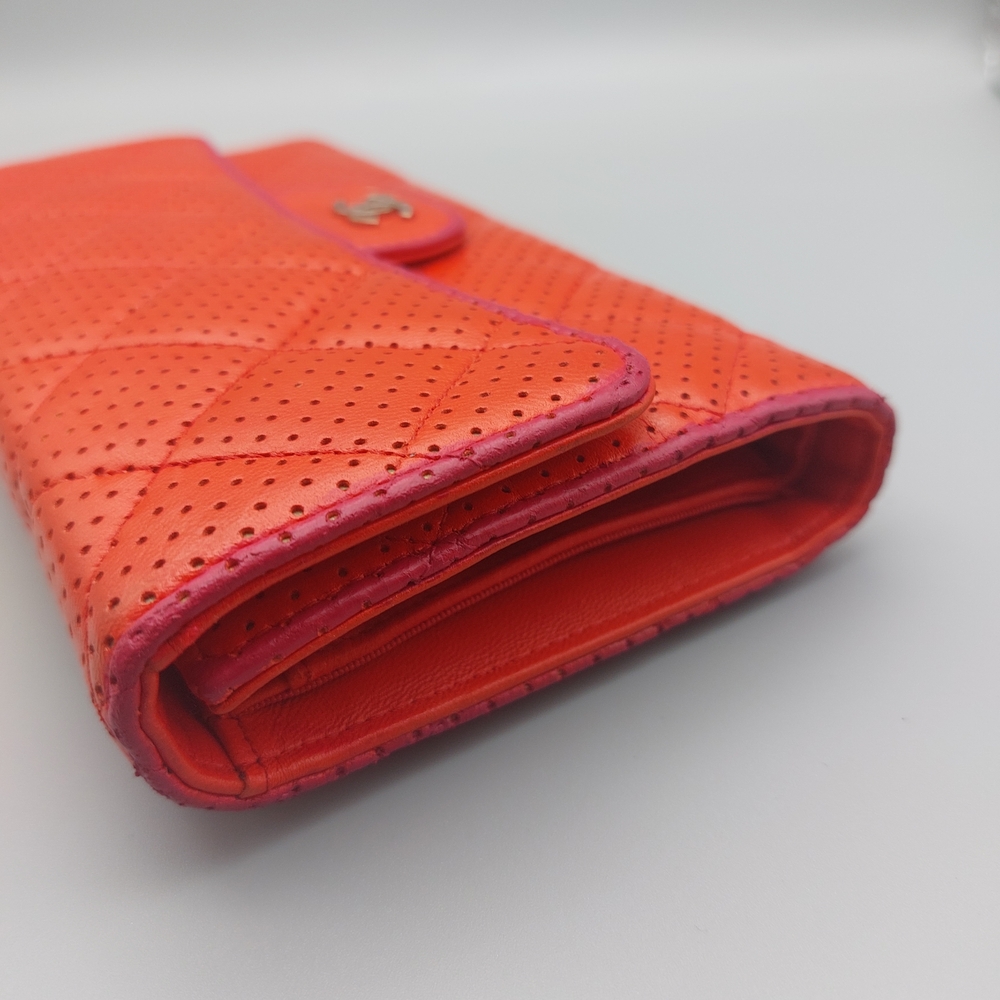 🌺Chanel Quilted Perforated Coral Red Leather Wallet/Clutch🌺 - Picture 9 of 16